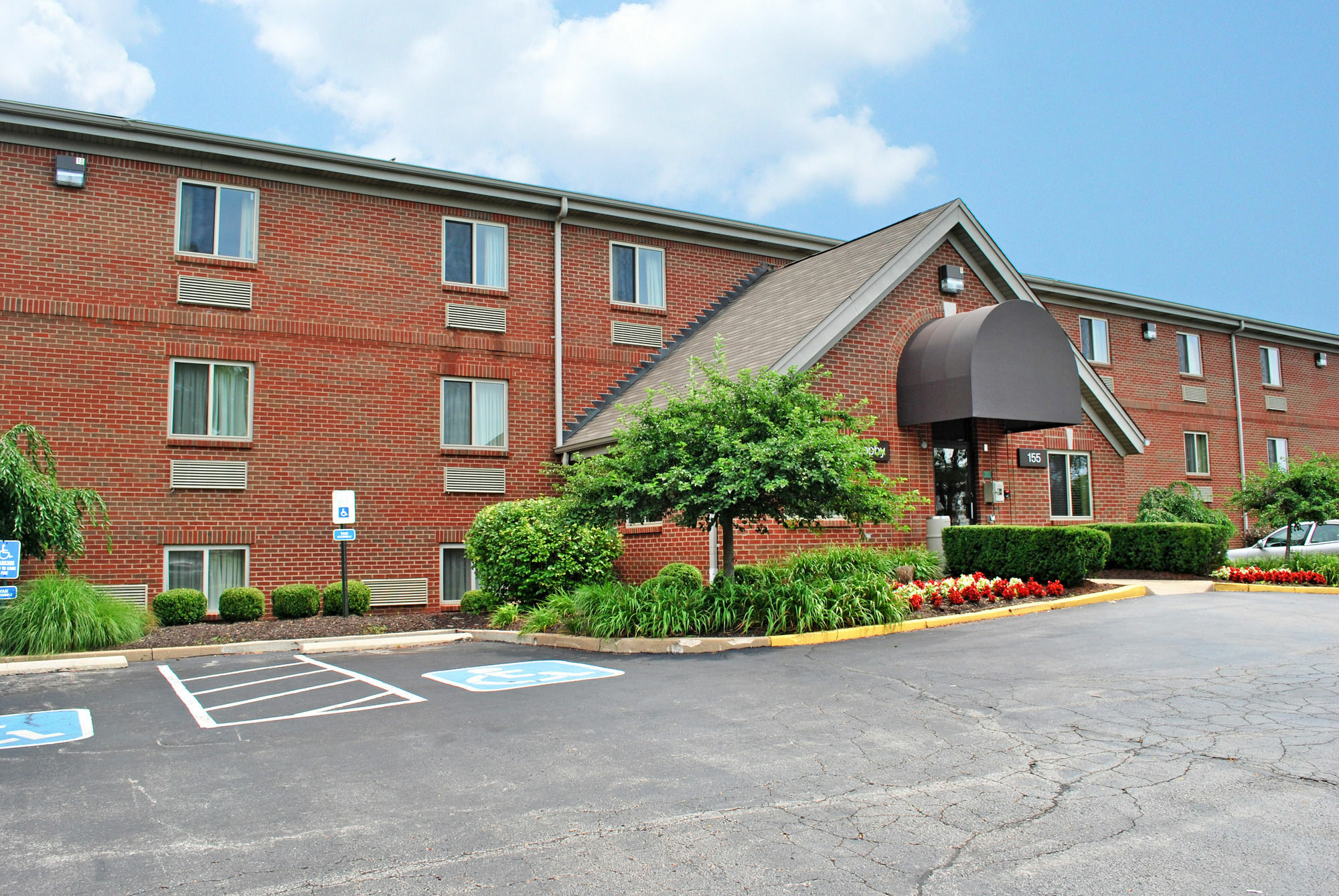 Welcome Suites Hazelwood Extended Stay Hotel Exterior photo